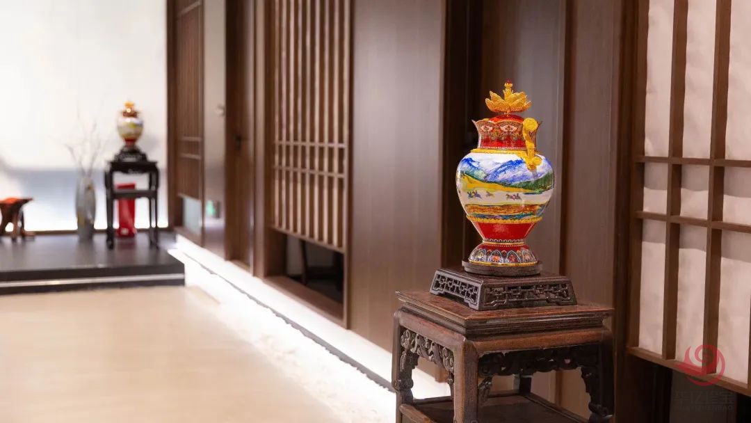 《一路锦绣山海尊》 钟连盛 李文跃 崔自默 王春刚四位老师共同创作 《一路锦绣山海尊》 钟连盛 李文跃 崔自默 王春刚四位老师共同创作